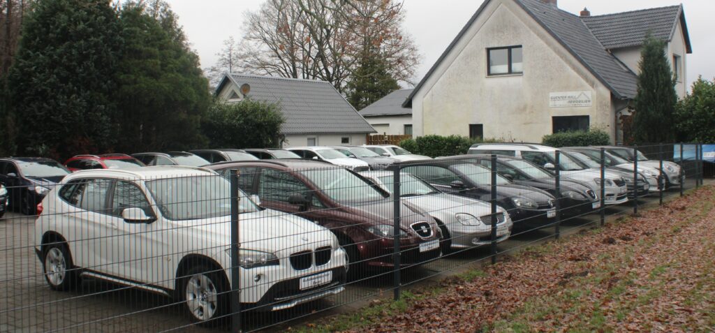 Autohandelskontor Zeven Hof mit Autos
