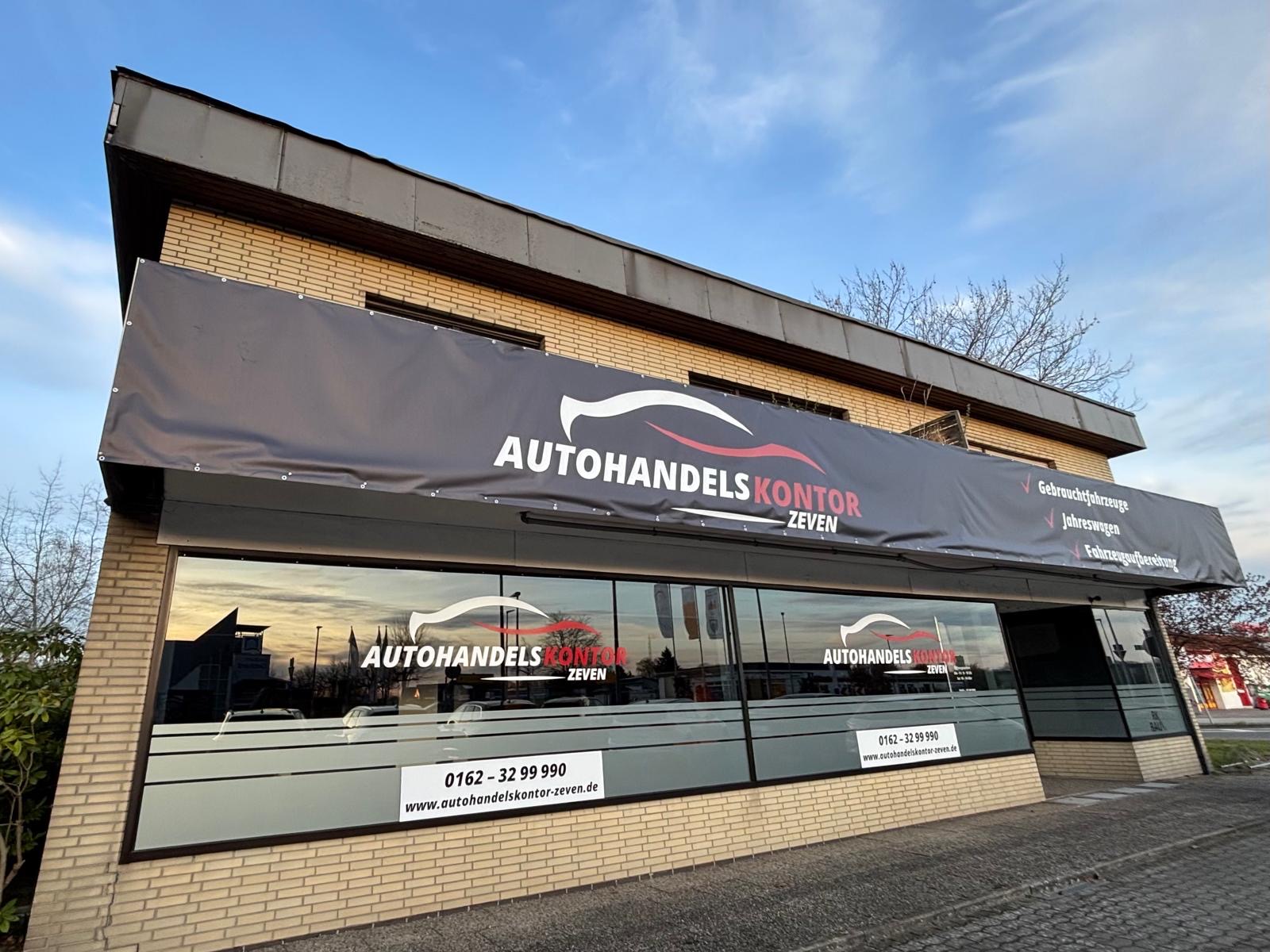 Autohandelskontor Zeven Hof mit Autos