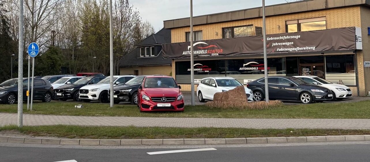 Autohandelskontor Zeven Hof mit Autos